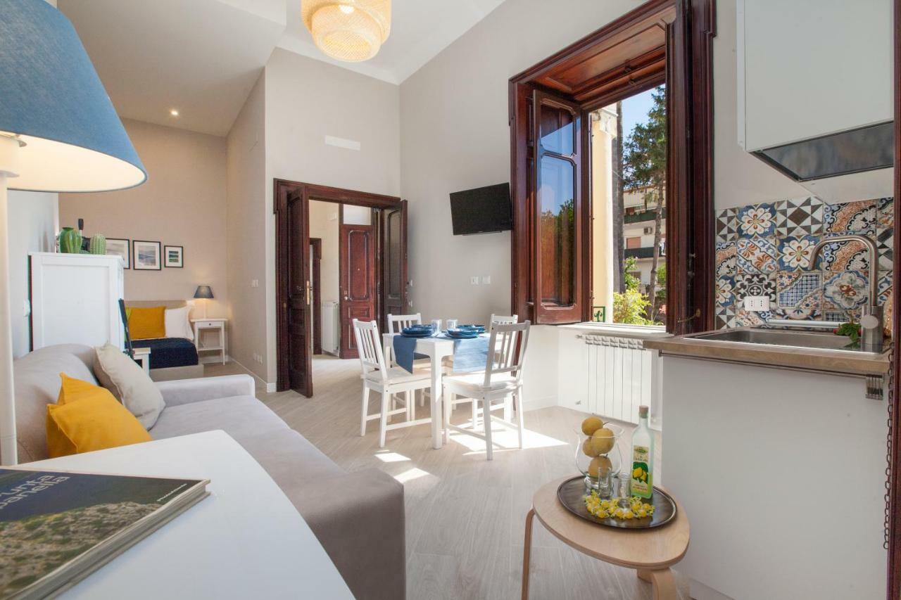 Villa Elide Вико Екуензе Екстериор снимка