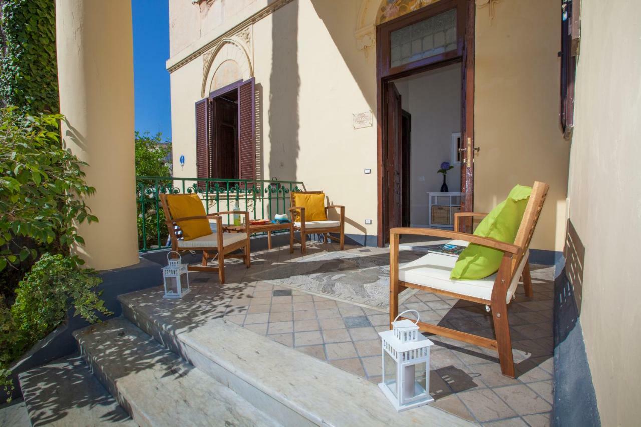 Villa Elide Вико Екуензе Екстериор снимка