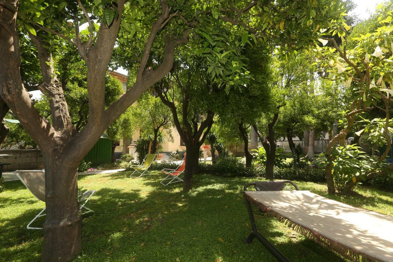 Villa Elide Вико Екуензе Екстериор снимка