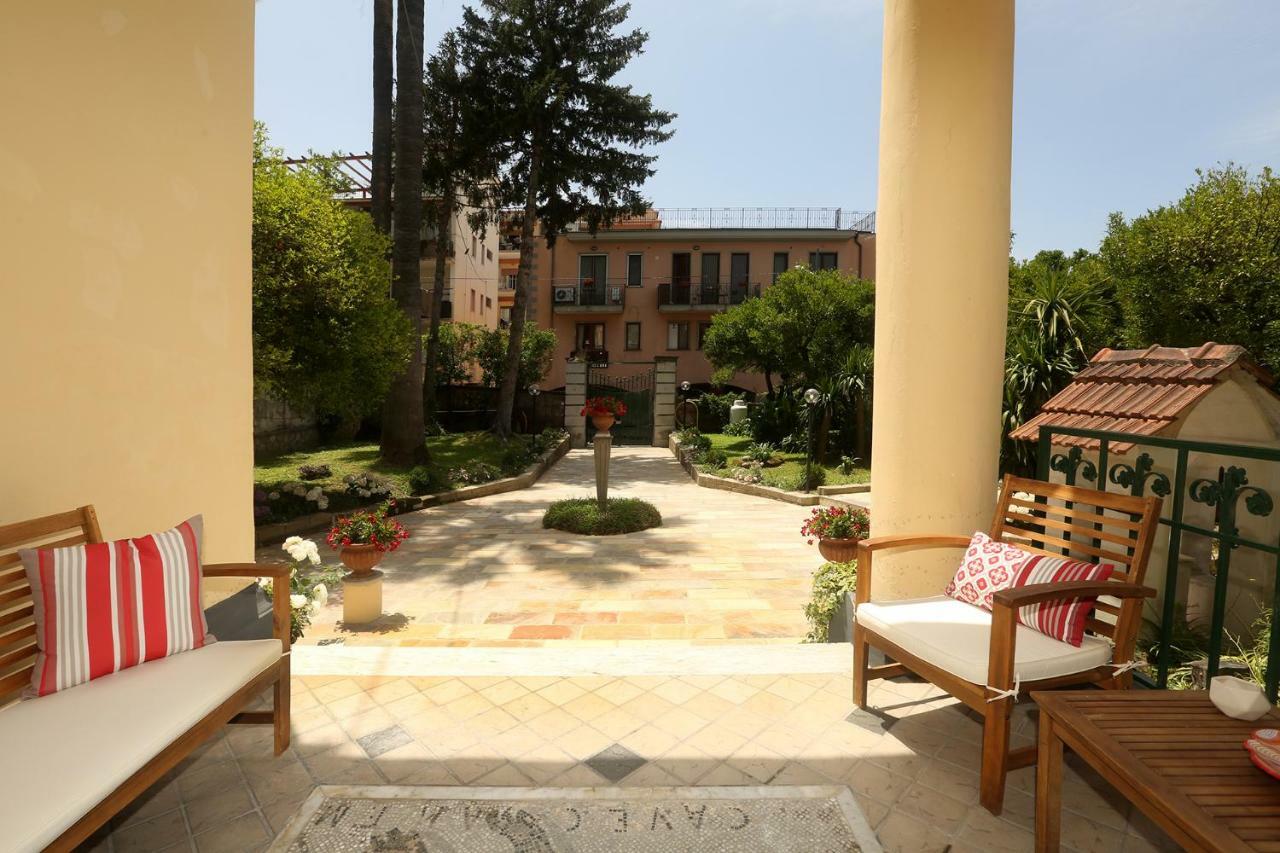 Villa Elide Вико Екуензе Екстериор снимка