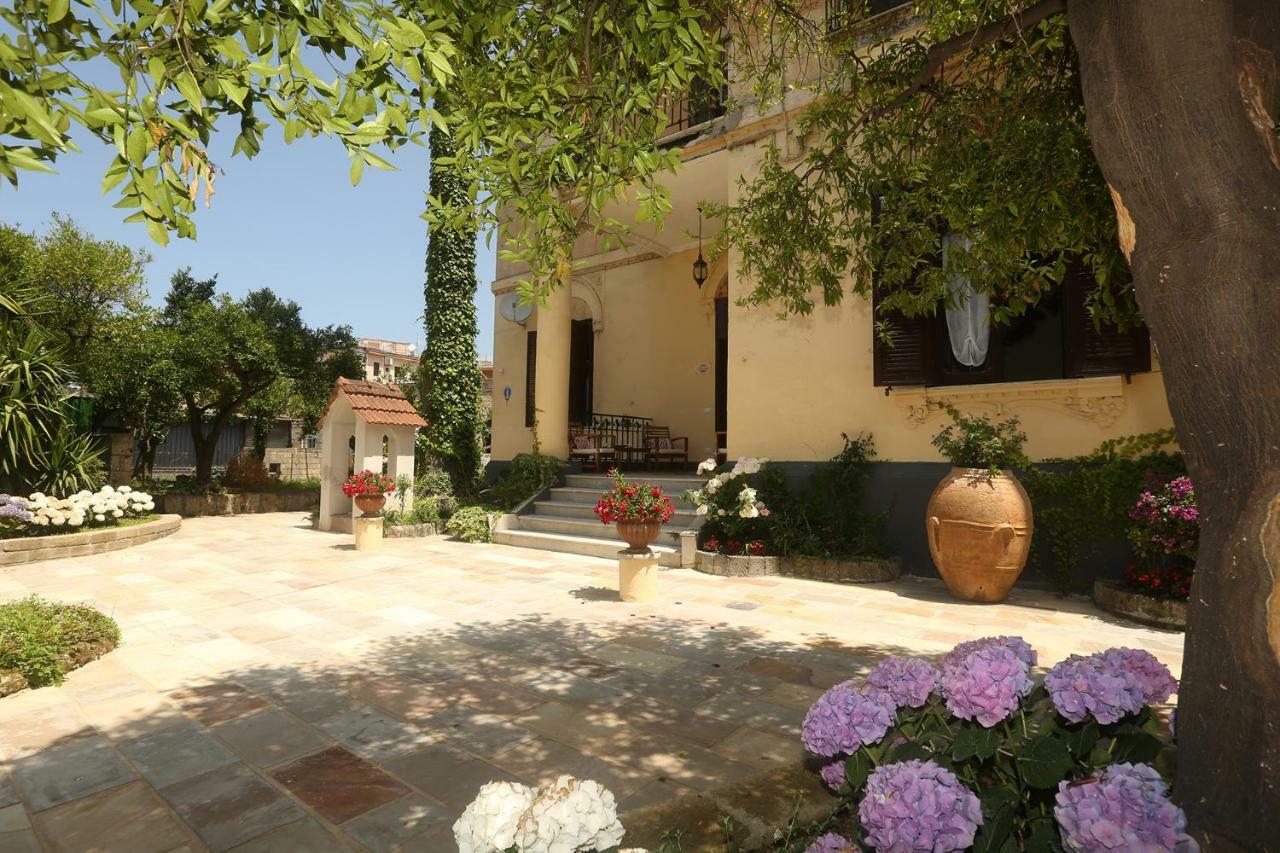 Villa Elide Вико Екуензе Екстериор снимка