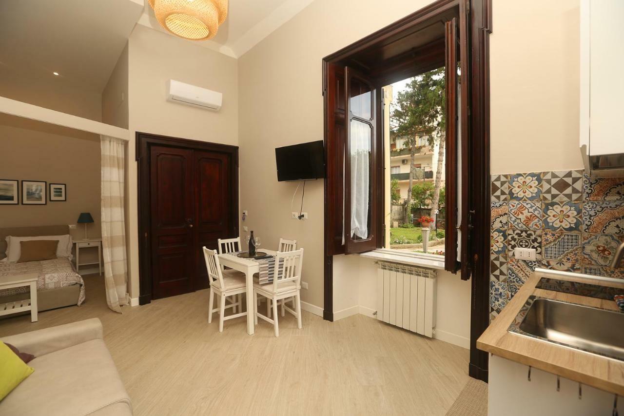 Villa Elide Вико Екуензе Екстериор снимка