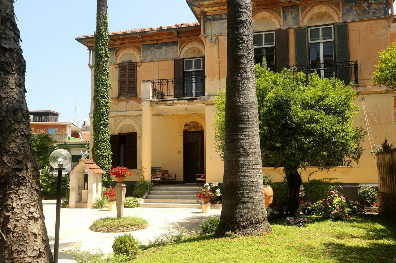 Villa Elide Вико Екуензе Екстериор снимка