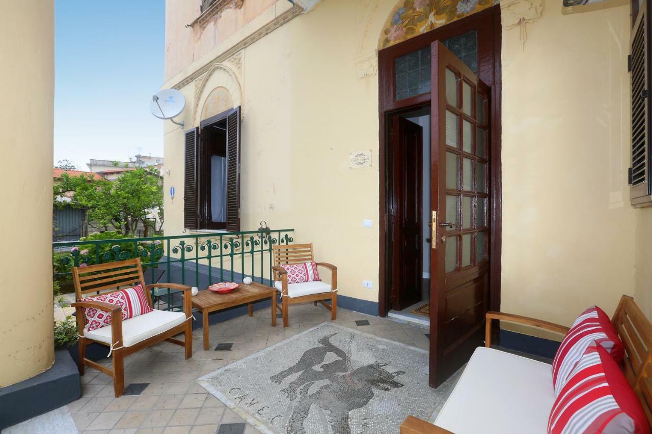 Villa Elide Вико Екуензе Екстериор снимка